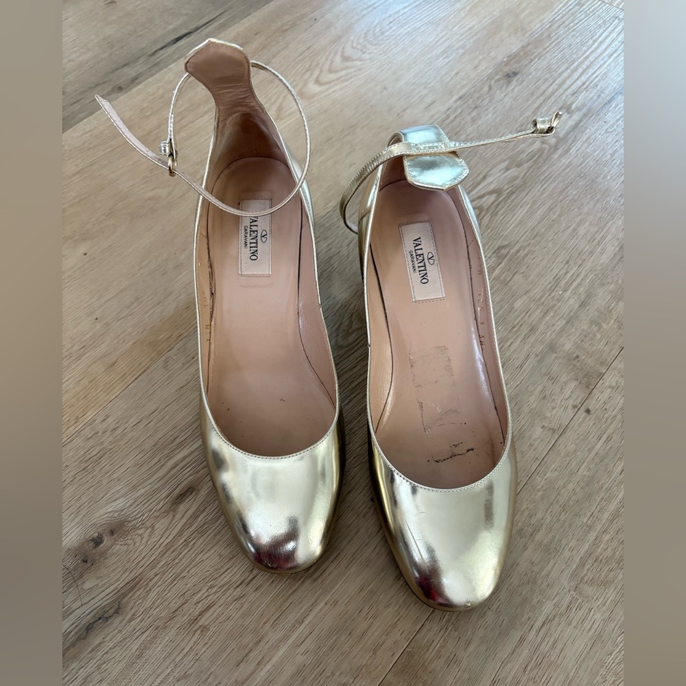 Valentino Gold Copper Noi Ankle Strap Shoes Heels 38.5 38 1/2 7.5 8 NYE Holiday